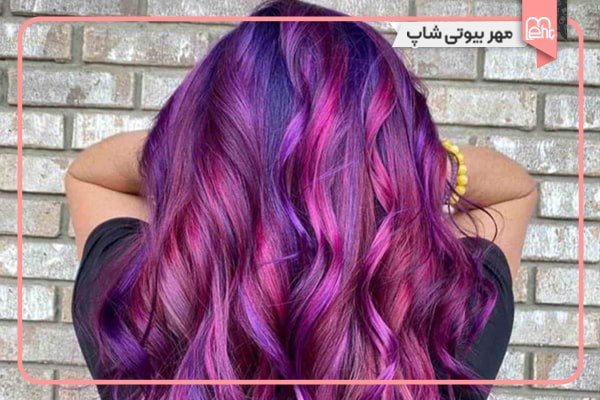رنگ موی شرابی بنفش برای پوست سبزه و چشمهای تیره بدون دکلره