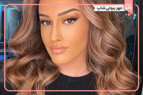 رنگ موی کاراملی برای پوست سبزه و چشمهای تیره بدون دکلره