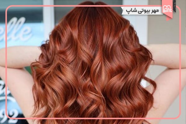 رنگ موی مسی دارچینی برای پوست سبزه و چشمهای تیره بدون دکلره