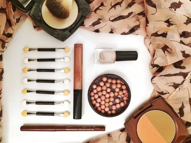 محصولات ضروری برای آرایش صورت در فصل پاییز
